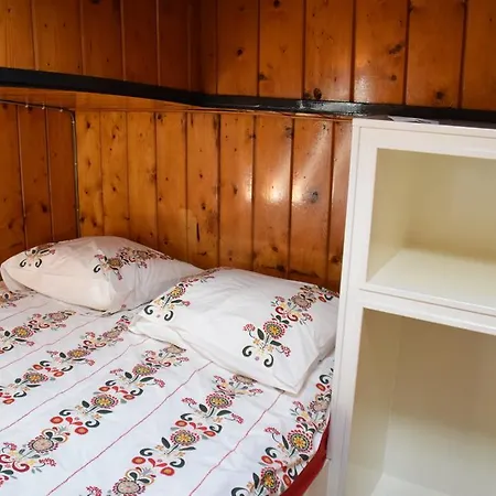 Úszó hotel Boat-apartment Fokkelina *