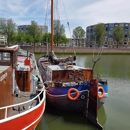 Boat-apartment * Rotterdam