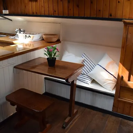 Boat-apartment Rotterdam