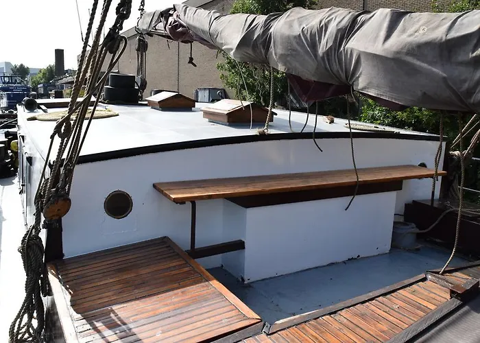 بوتيل Boat-apartment Fokkelina روتردام