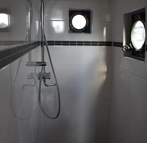 Boat-apartment Fokkelina 보트호텔