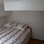 Úszó hotel Boat-apartment Fokkelina Rotterdam