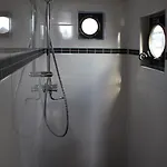 Boat-apartment Fokkelina Úszó hotel